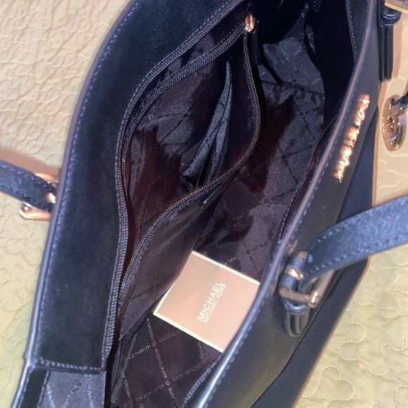 Micheal Kors medium travel bag - Picture 2 of 7